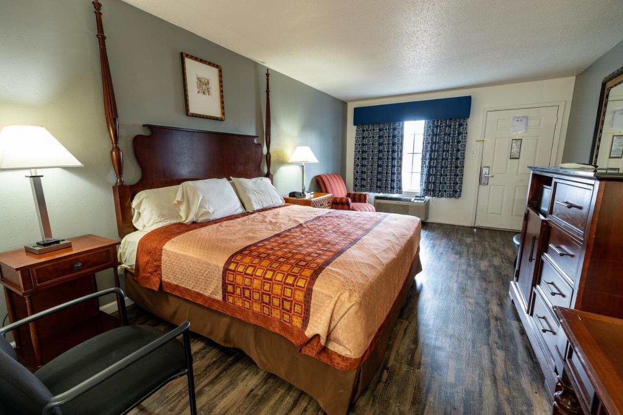 American Inn & Suites Расселлвилл Экстерьер фото